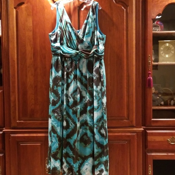 Donna Morgan Dressy Maxi - Picture 1 of 3
